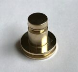 Huma regulator piston
